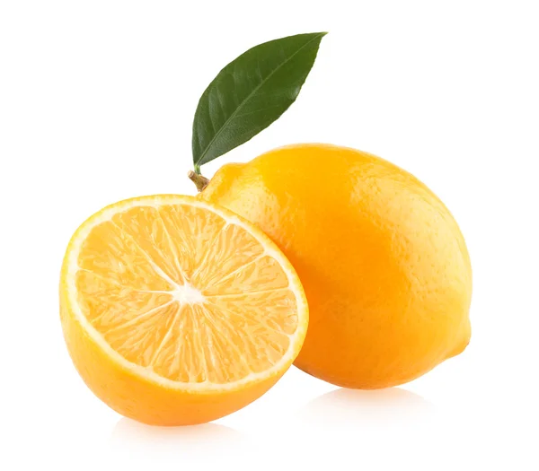 Limones maduros aislados — Foto de Stock