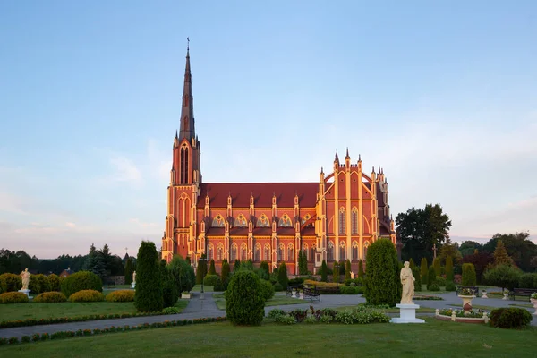 Antigua Iglesia Católica Hierviaty Bielorrusia — Foto de Stock