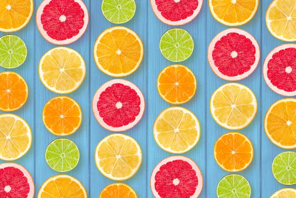 Citrus Slices Blue Wooden Background — Stock Photo, Image