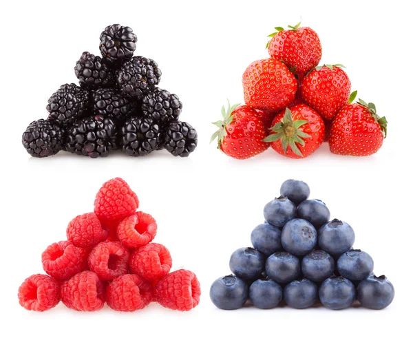 Frambuesas, moras fresas y arándanos — Foto de Stock