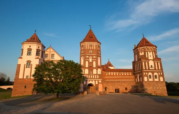 Castello medievale di Mir — Foto Stock