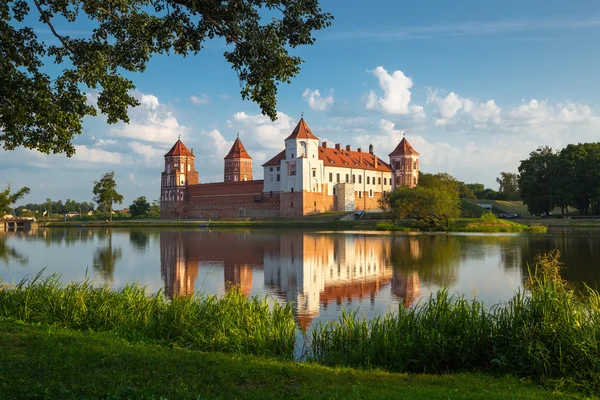 Middeleeuws kasteel in Mir — Stockfoto