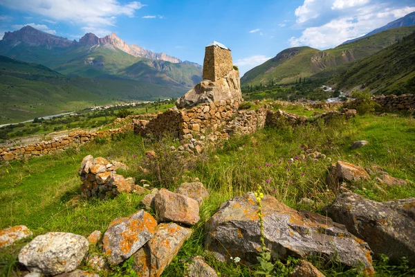 Oude stenen toren — Stockfoto