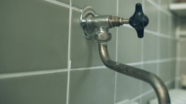 Dripping Old Rusty Toilet Faucet Water Dripping Tap Close Lack — Stock Video