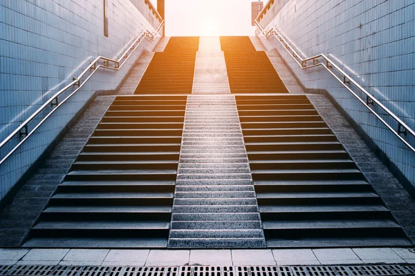 Escaleras de la estación de metro — Foto de Stock