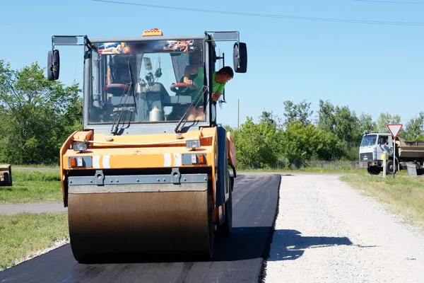 Neuen Asphalt herstellen — Stockfoto