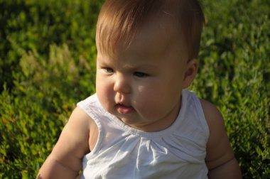 Bebek portre gün batımında