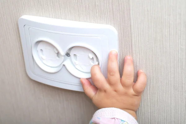 ac güç çıkışı ev elektrik güvenilirliğini