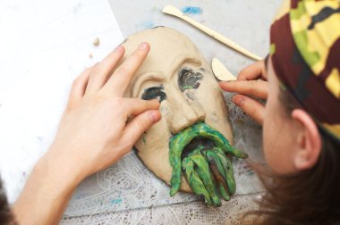 Bıyıklı yüz şeklinde hamuru şekillendirici