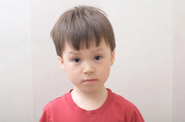 Retrato de niño caucásico — Foto de Stock