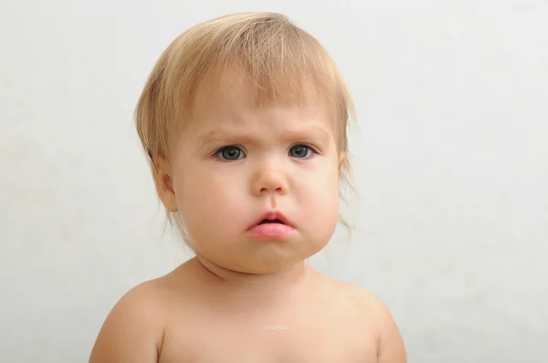 Retrato do bebê infeliz — Fotografia de Stock