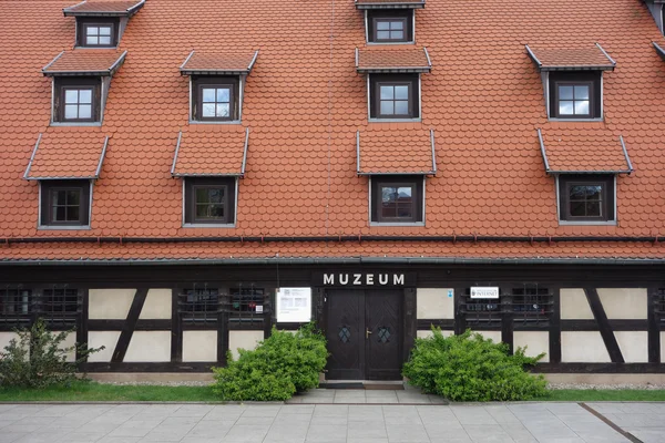 Spichlerz holenderski (betyr nederlandsk kornmagasin) ved Muzeum Orkegowe – stockfoto