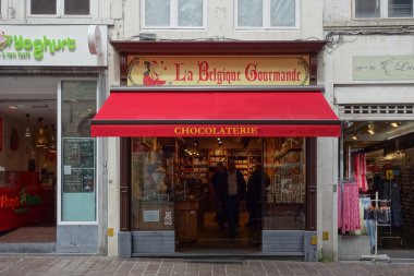 Brugge içinde eski çikolata dükkanı