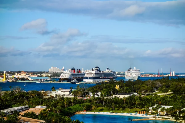 HDR Cruise ships in Nassau — Stock Photo, Image