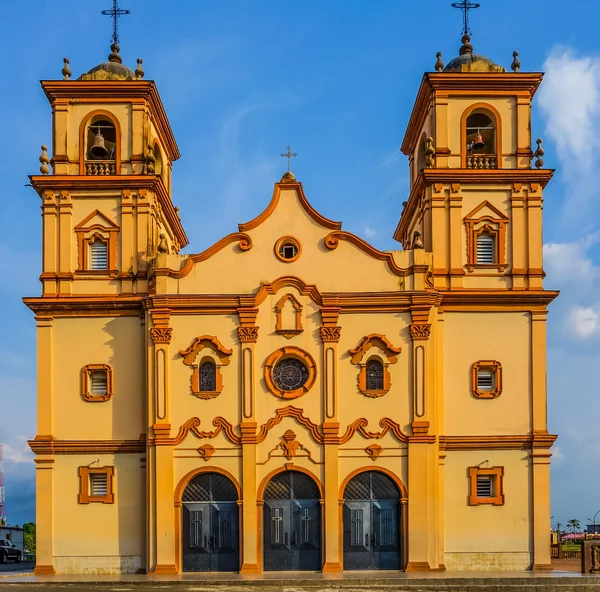 Katedra w HDR Bata — Zdjęcie stockowe