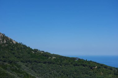 Monte Capanne, Elba, İtalya dağlarının manzarası