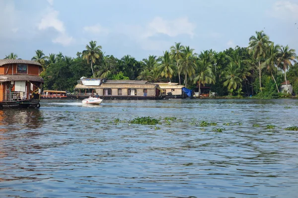 Kerala India Circa Październik 2017 Rozlewiska Sieci Słonawych Lagun Jezior — Zdjęcie stockowe