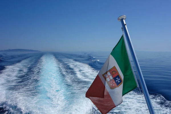 Flagge Der Italienischen Seerepubliken Auf Einem Boot lizenzfreie Stockfotos