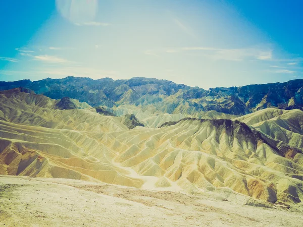 Retro vzhled zabriskie point v death valley — Stock fotografie