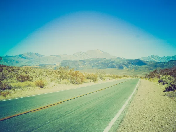 Retro vzhled zabriskie point v death valley — Stock fotografie