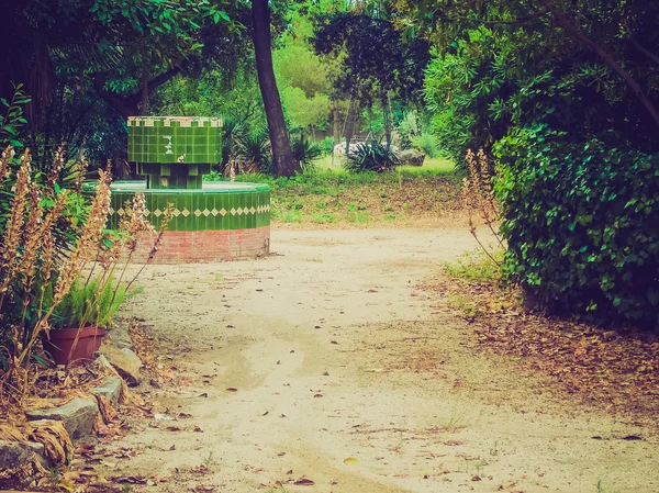 Retro-look finca guell park — Stockfoto