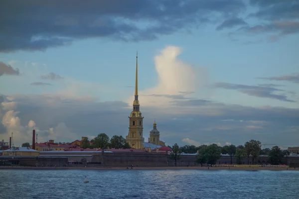 Rivière Neva à St Pétersbourg — Photo