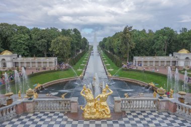 Peterhof Sarayı Bahçe