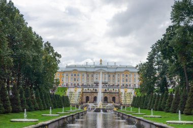 Peterhof Sarayı Bahçe