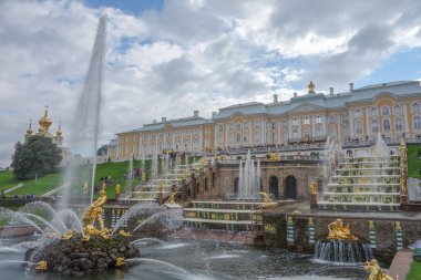 Peterhof Sarayı Bahçe