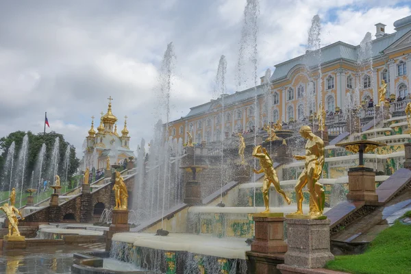 Schlossgarten Peterhof — Stockfoto