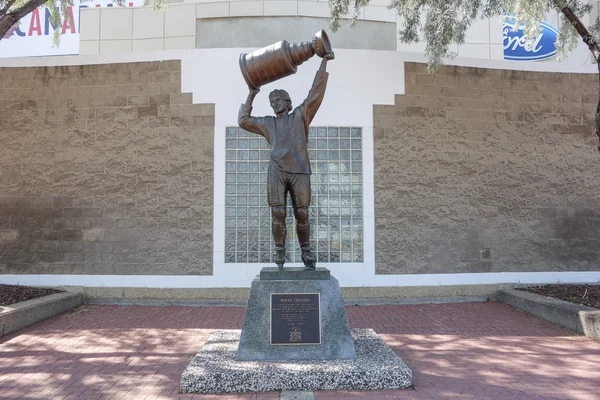 Wayne gretzky denkmal in edmonton — Stockfoto