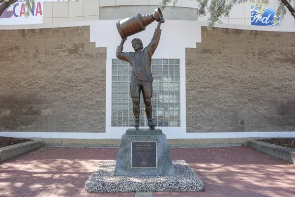 Wayne gretzky denkmal in edmonton — Stockfoto