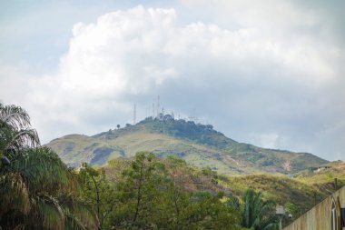 Cali iletişim direkleri