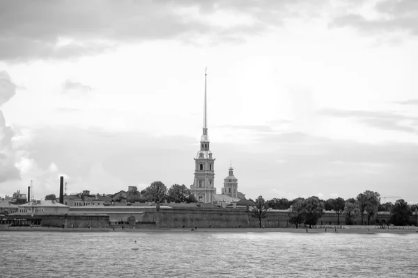 Neva River in St Petersburg — Stock Photo, Image