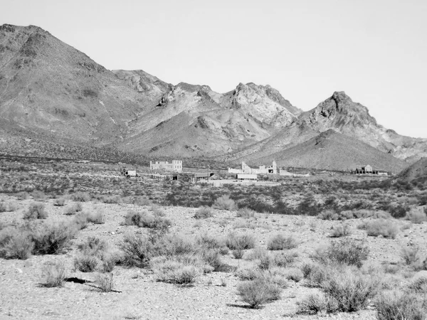 Rhyolite w dolinie śmierci nevada usa — Zdjęcie stockowe
