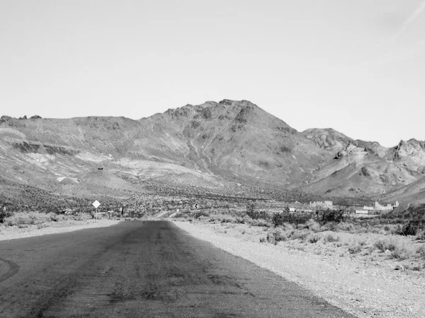 Rhyolite w dolinie śmierci nevada usa — Zdjęcie stockowe