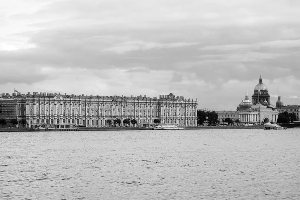 Palacio de Invierno en San Petersburgo Rusia —  Fotos de Stock