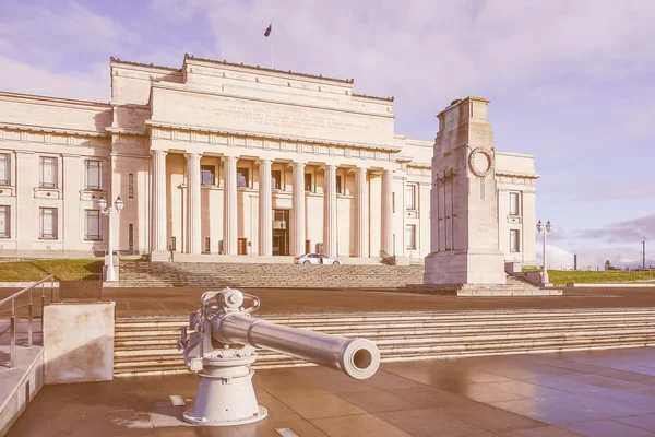 Retro patrząc War Memorial Museum w Auckland — Zdjęcie stockowe