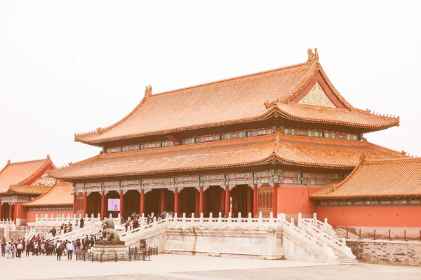 Retro looking Tiananmen in Beijing — Stock Photo, Image