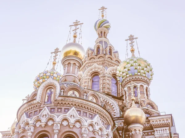 Retro anmutende Kirche auf vergossenem Blut in St. Petersburg — Stockfoto