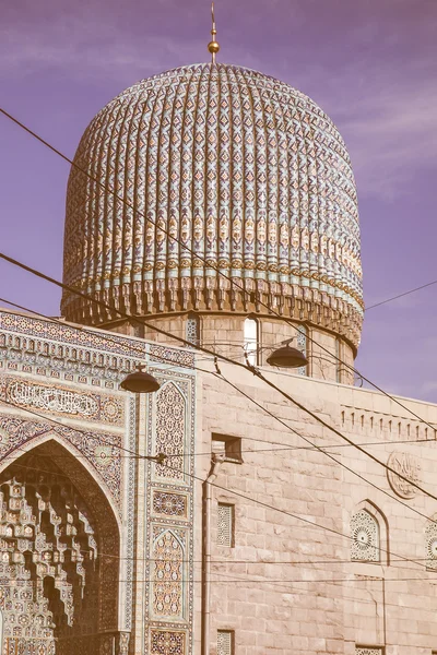 Retro op zoek St Petersburg moskee — Stockfoto
