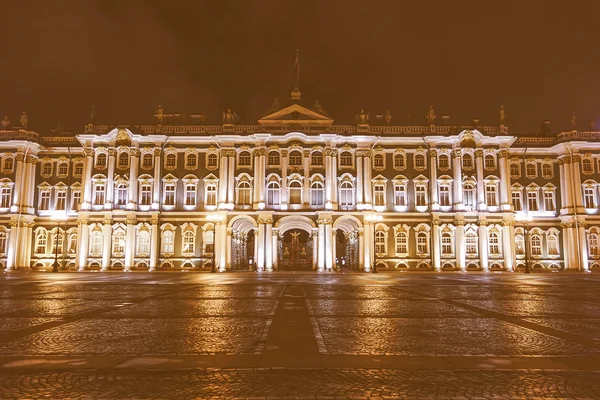 Palácio de Inverno com vista retro em São Petersburgo Rússia — Fotografia de Stock