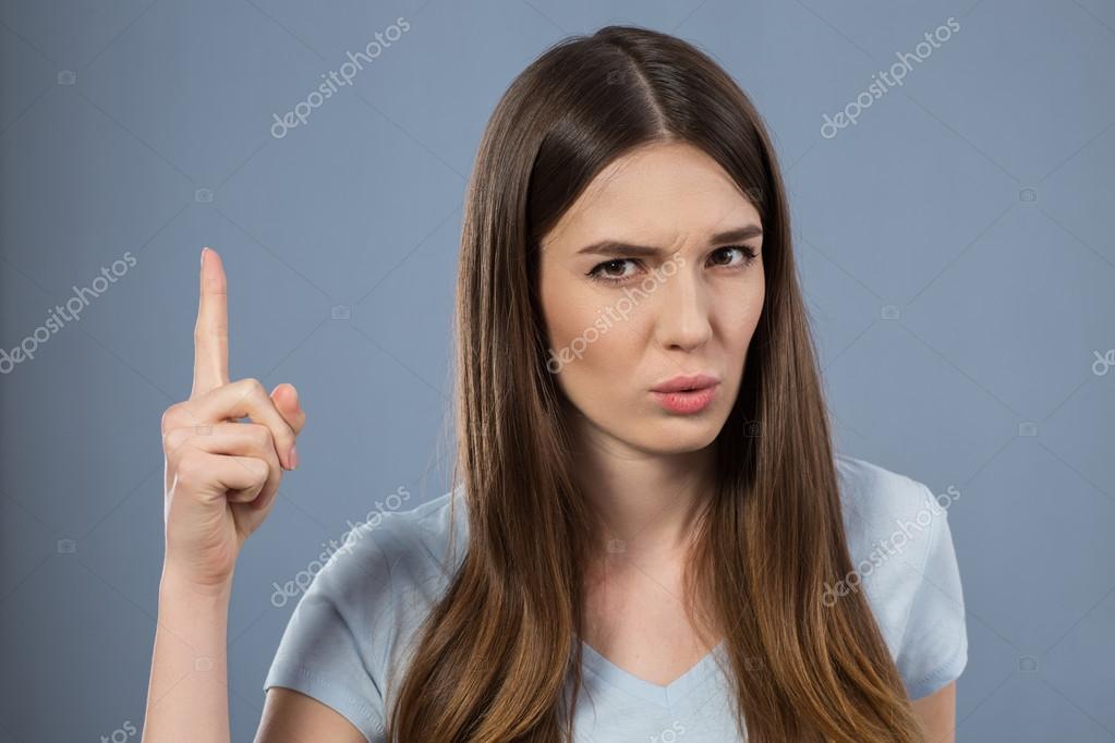 щелчки пальцами девушка