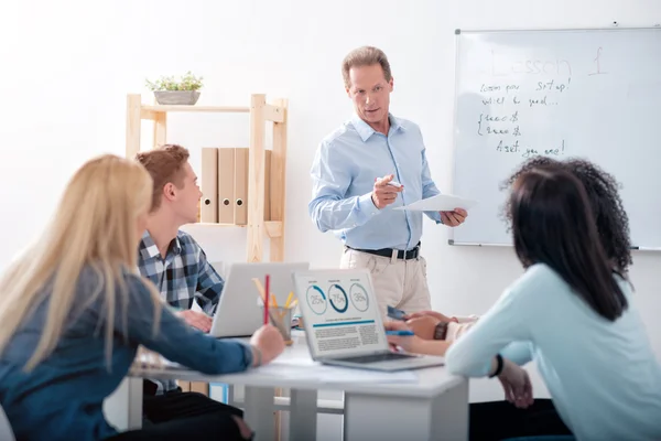 Studenti durante la lezione — Foto Stock