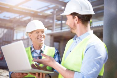 modern inşaat işi ve işçiler