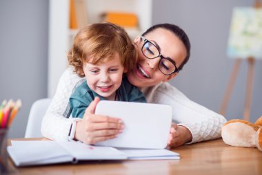 Anne ve çocuk tablet vasıl arıyorsunuz