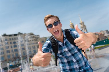 Pozitif adam yürüyüşe sahip