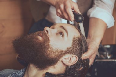 Modern saç modeli sanayi