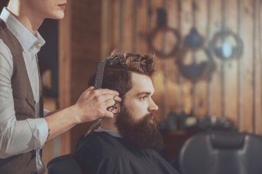 Modern saç modeli sanayi