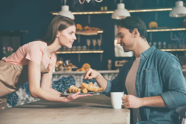 Comida sabrosa en un café — Foto de Stock